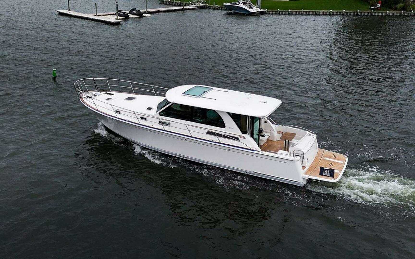 2027 Sabre 45 Salon Express - Image 8