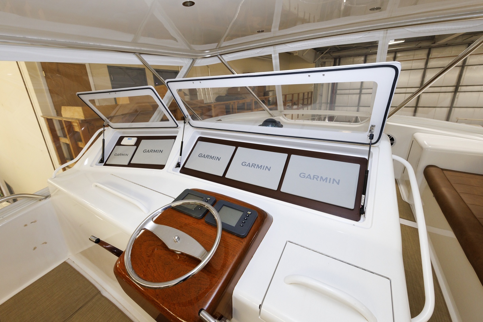 2005 Viking 61 Convertible - Image 14