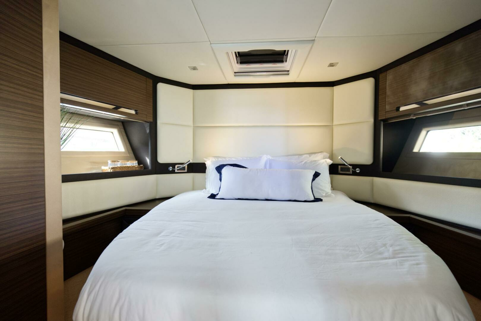 2013 Azimut 55S - Image 26