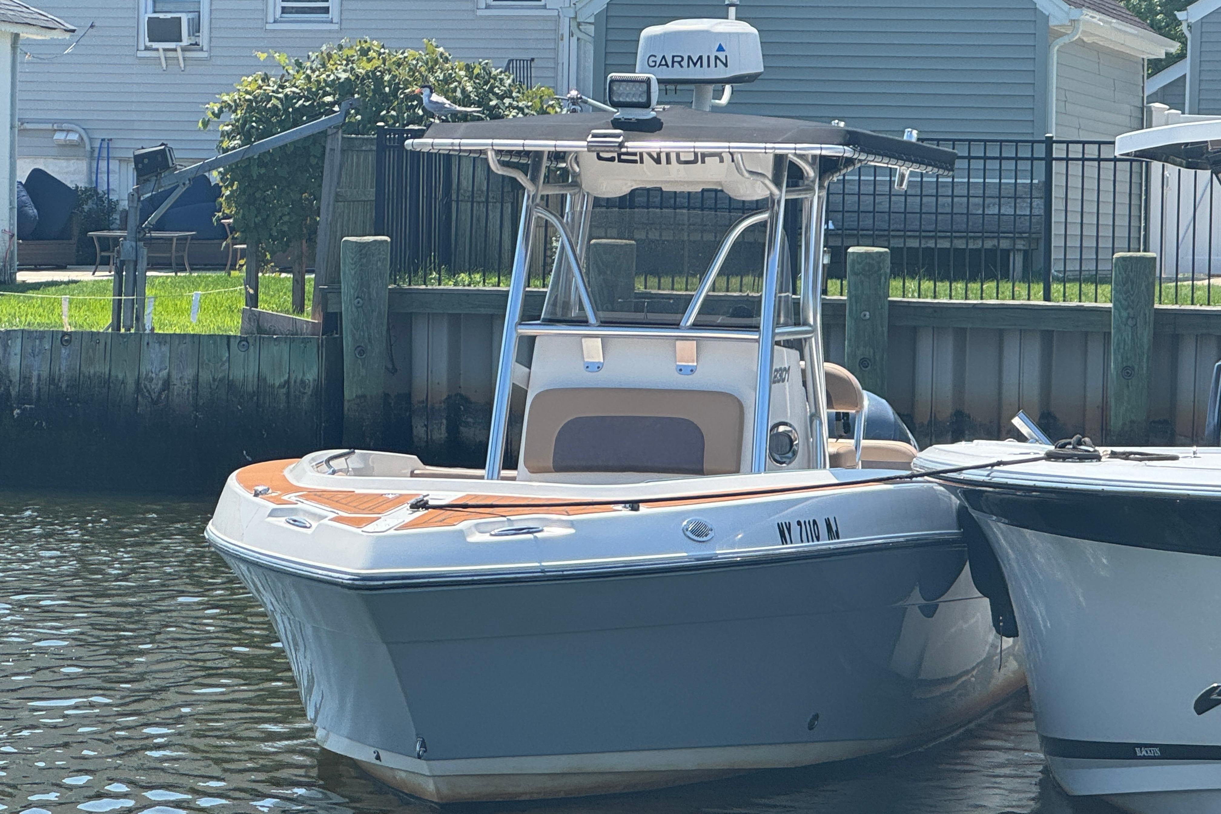 2014 Century 2301 Center Console