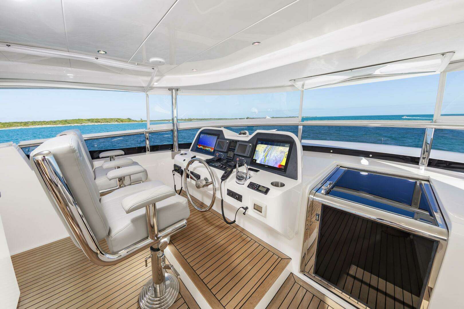 2017 Johnson 93 Flybridge - Image 13