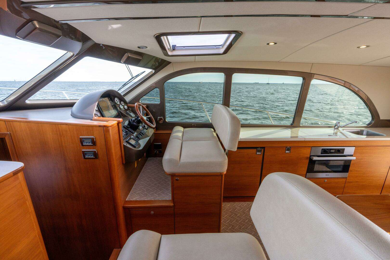 2016 Palm Beach Motor Yachts PB50 - Image 34