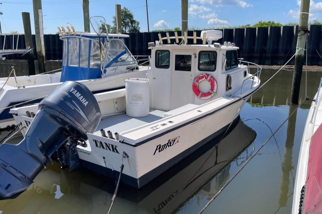 2002 Parker 2520 Deep Vee Sport Cabin