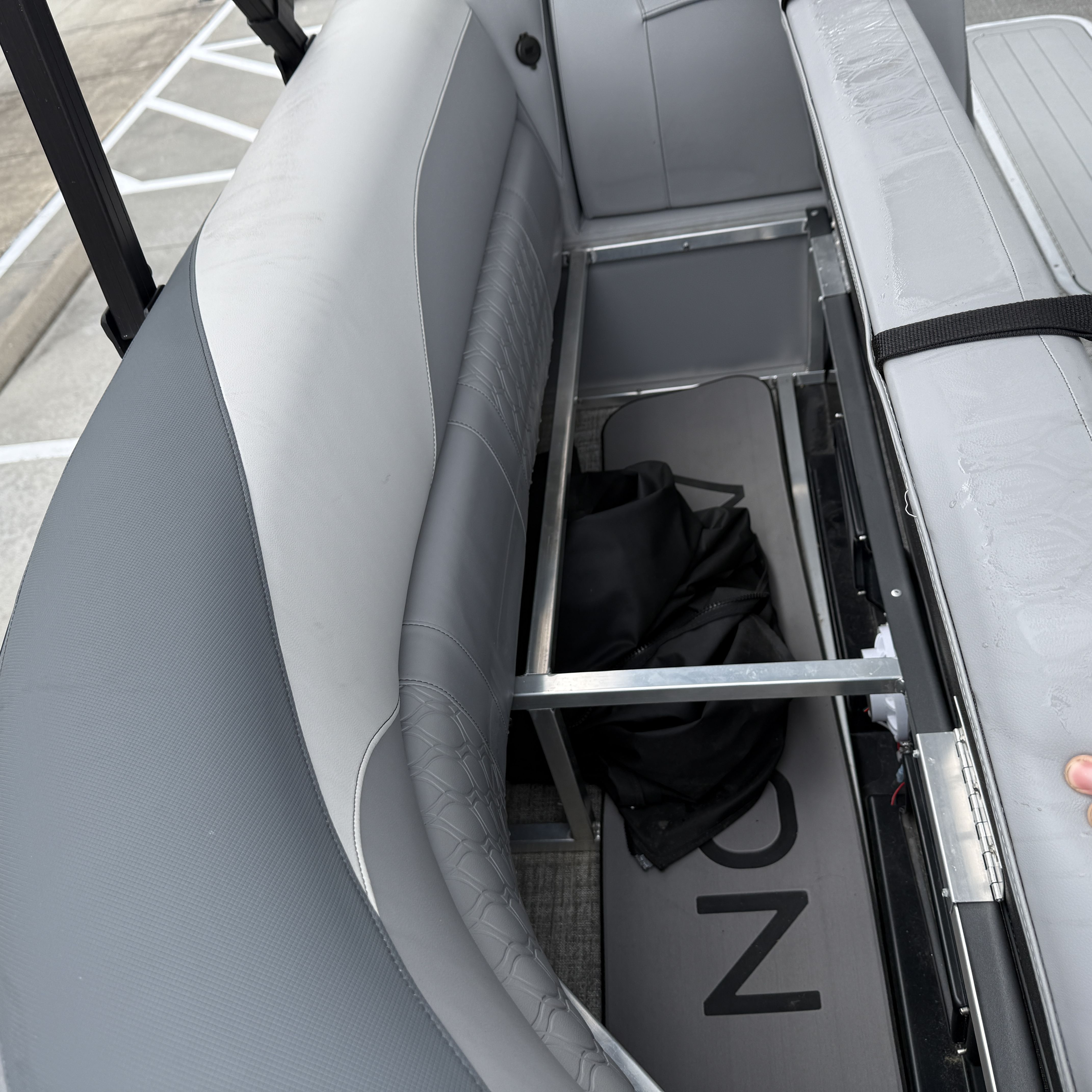 2025 Avalon Venture 85 Quad Lounge - 23' - 23