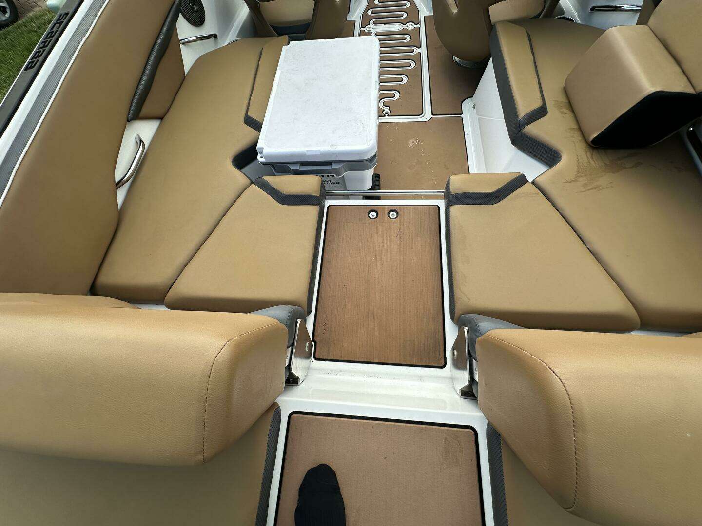 2021 Scarab 215 - Image 47