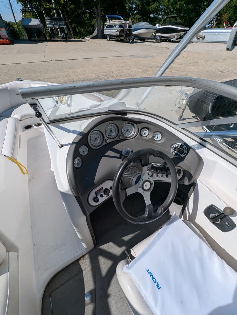 2004 Moomba Outback - 7