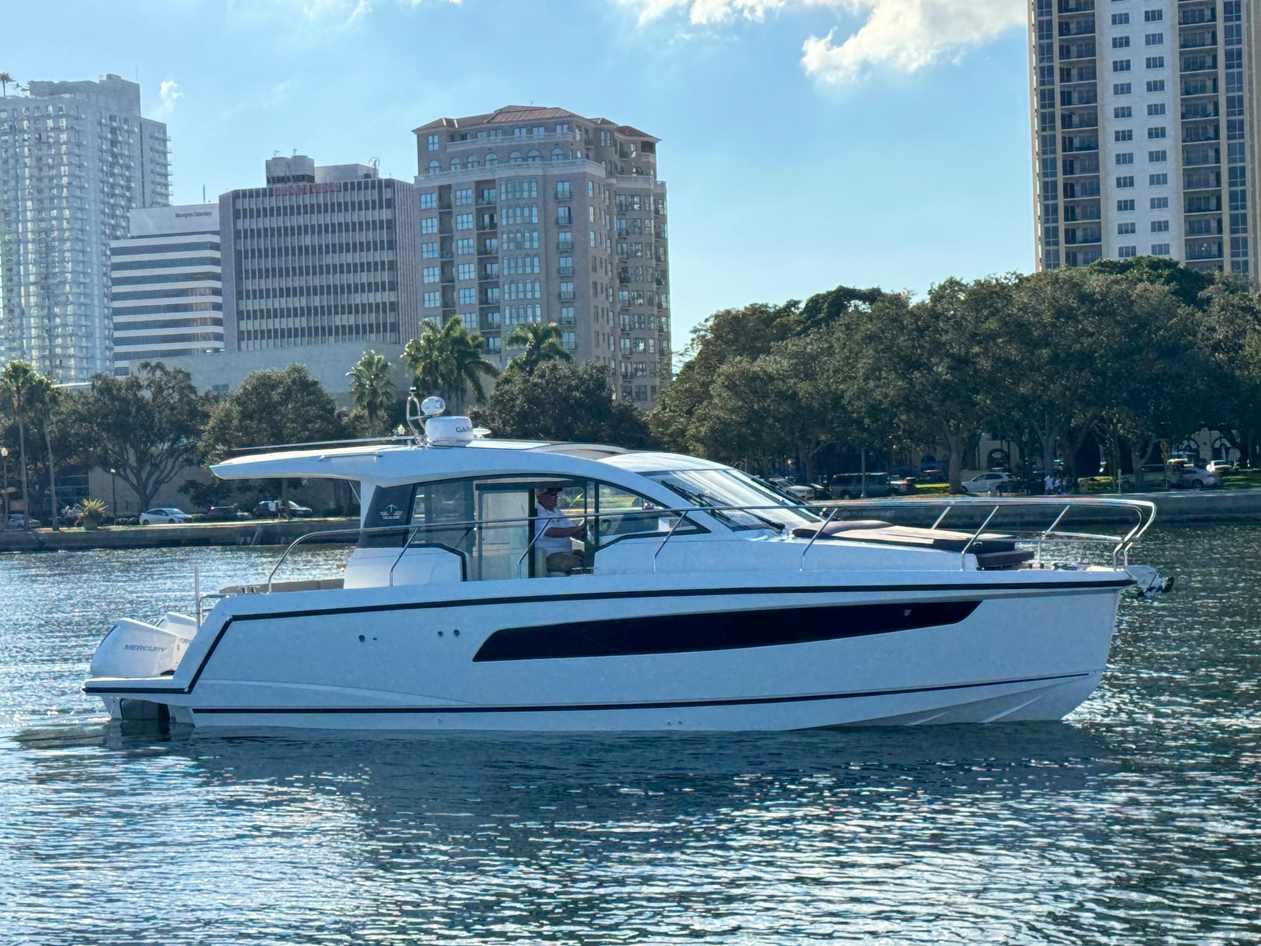 2024 Sealine C335V