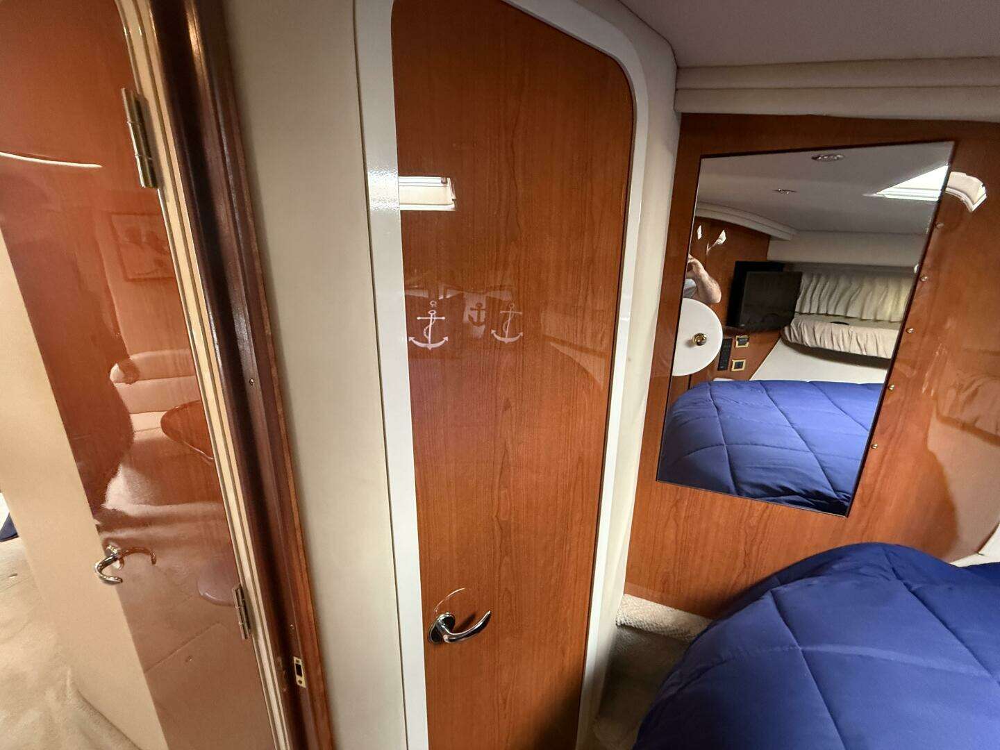 2001 Sea Ray 410 Sundancer - Image 14
