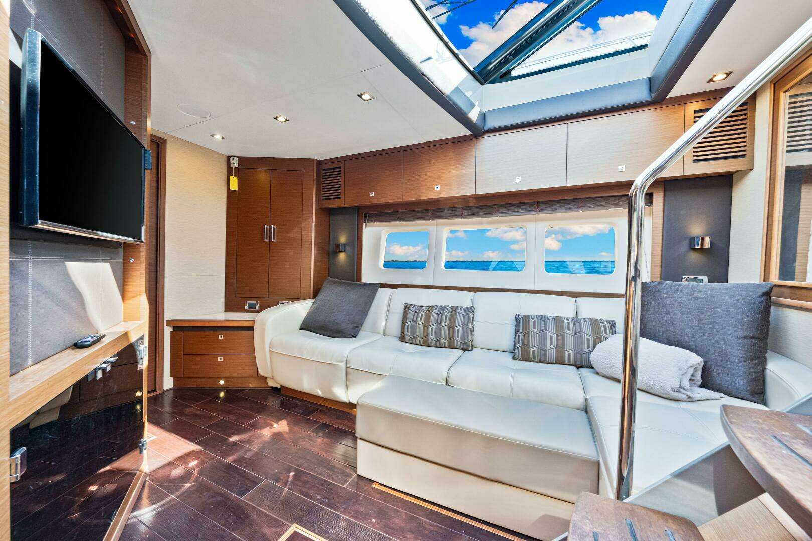 2016 Sea Ray 510 Sundancer - Image 38