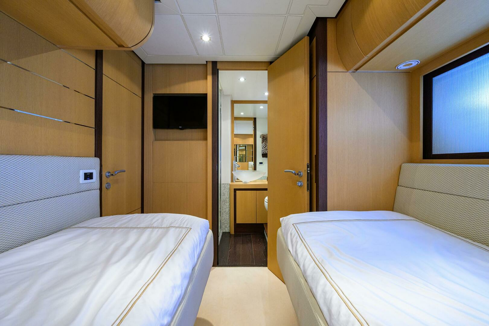 2009 Pershing 90 Express - Image 36