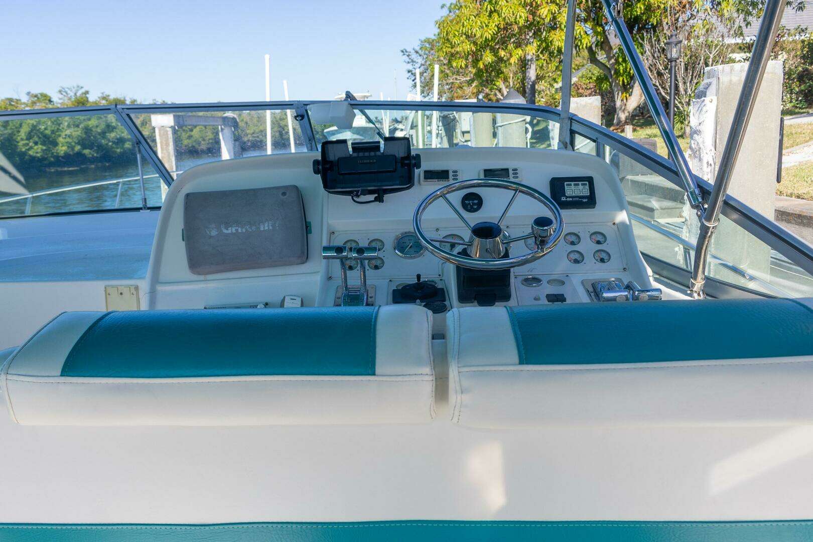 1995 Cruisers ESPRIT 3570 - Image 11