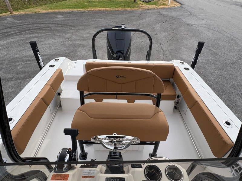 2025 Robalo R202 Explorer - 64