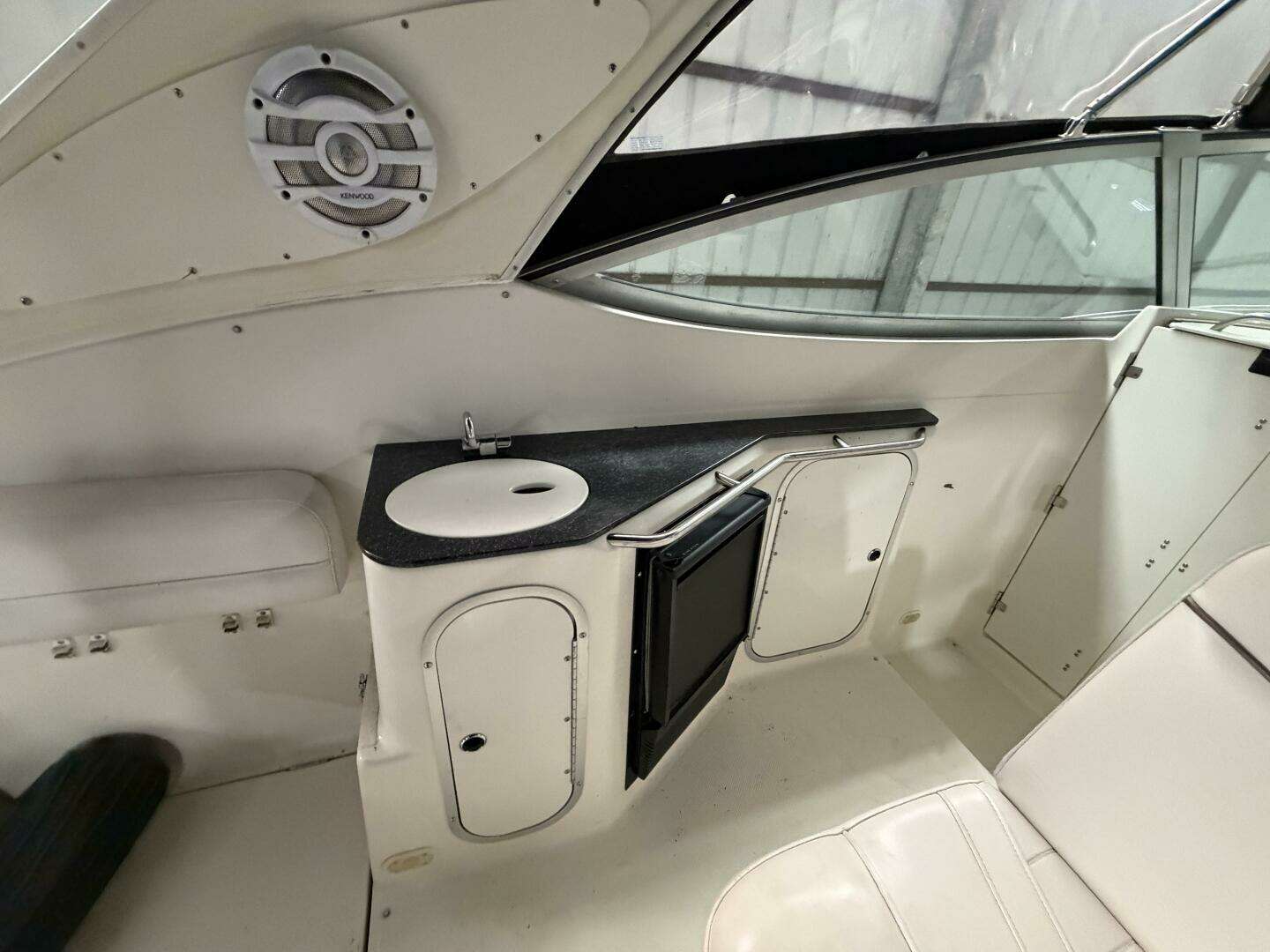 2001 Maxum 3300 SCR - Image 19