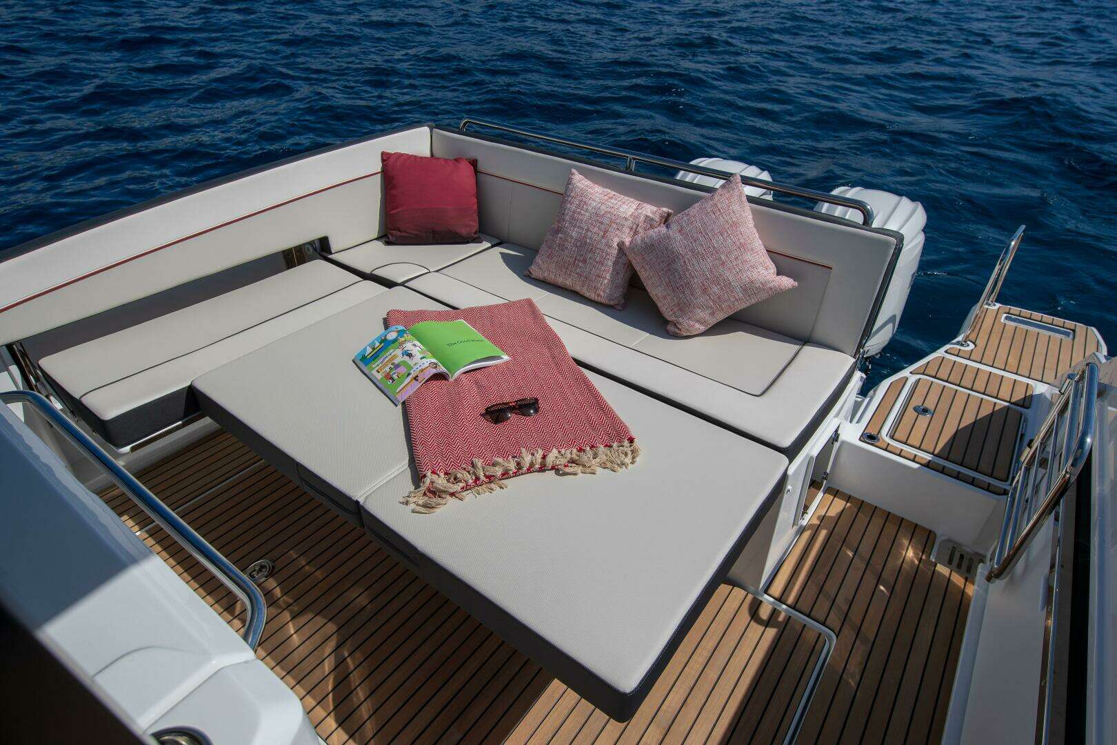 2026 Jeanneau Leader 9.0 WA - Image 3