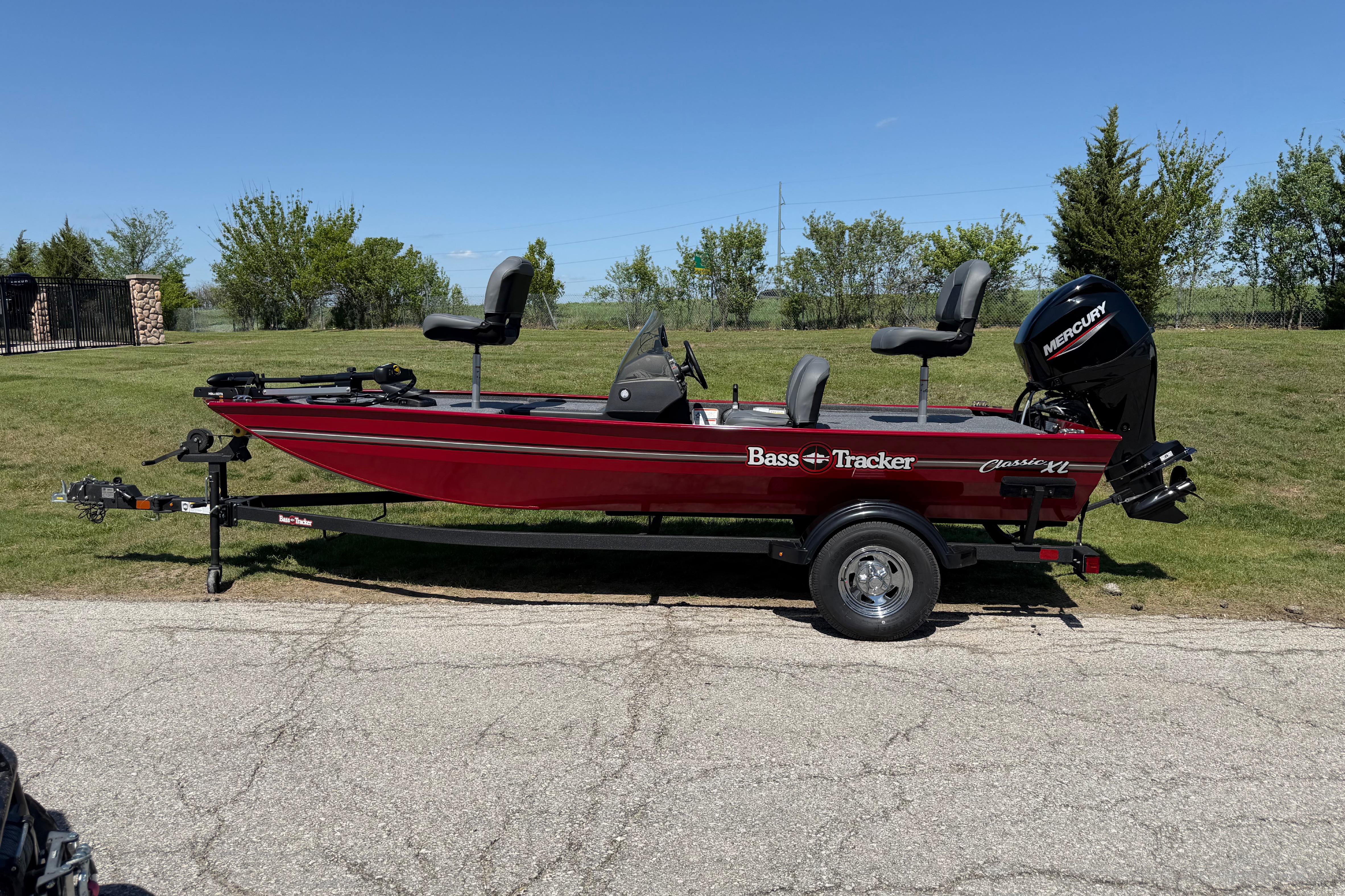 2026 Tracker Bass Tracker Classic XL