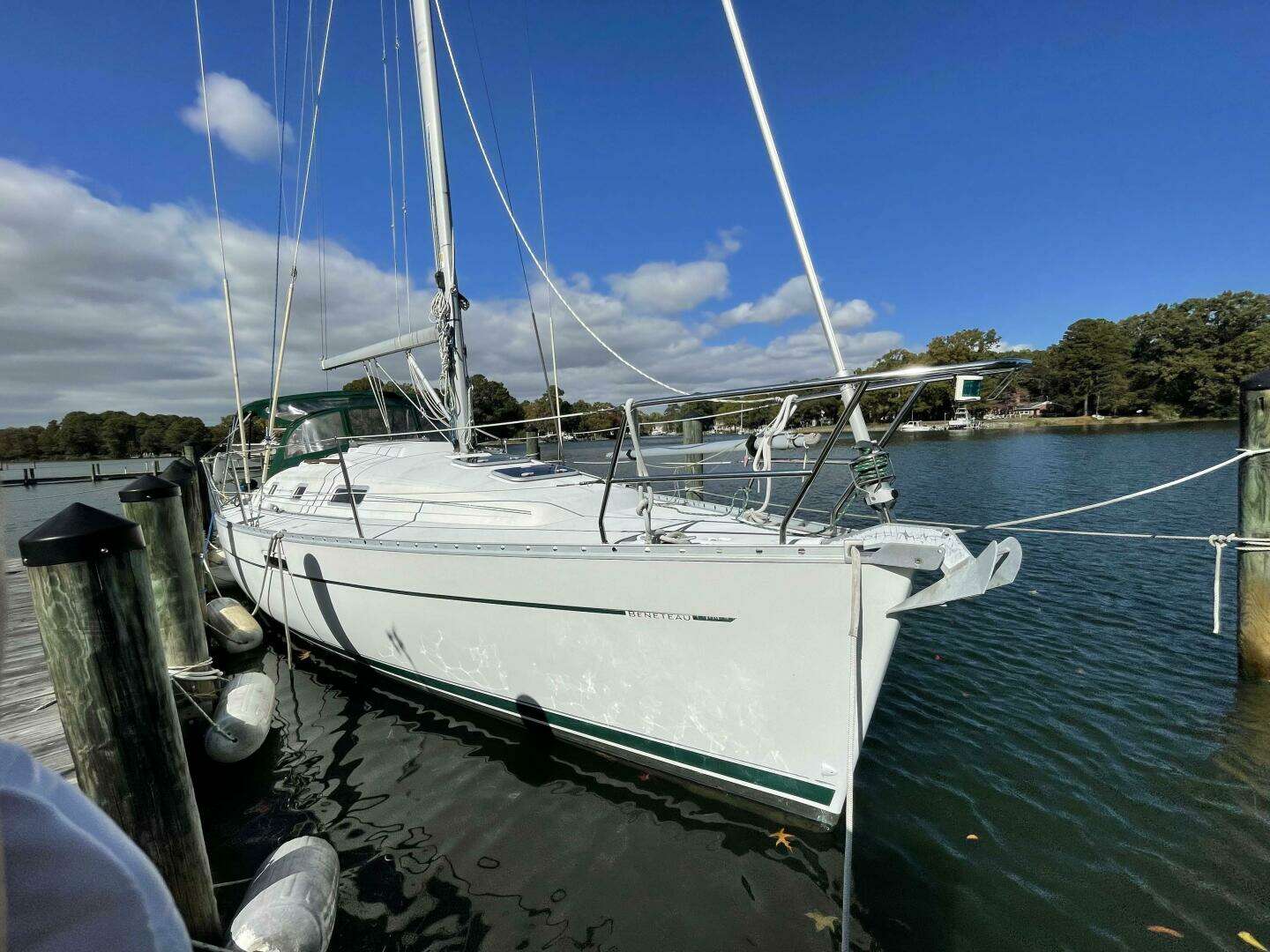 2000 Beneteau 311 - Image 2