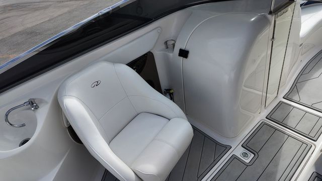2005 Regal 2400 LSR - 18