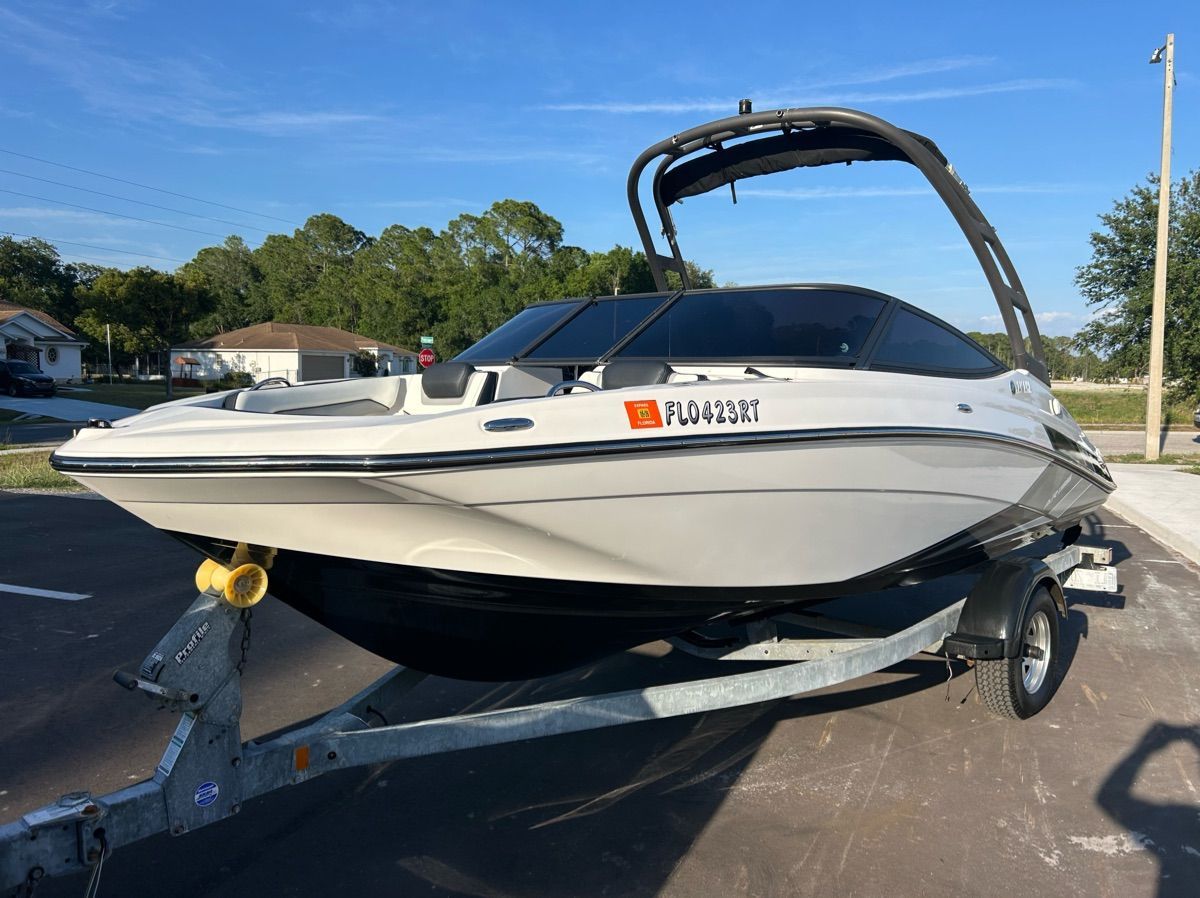 2018 Yamaha Boats AR195