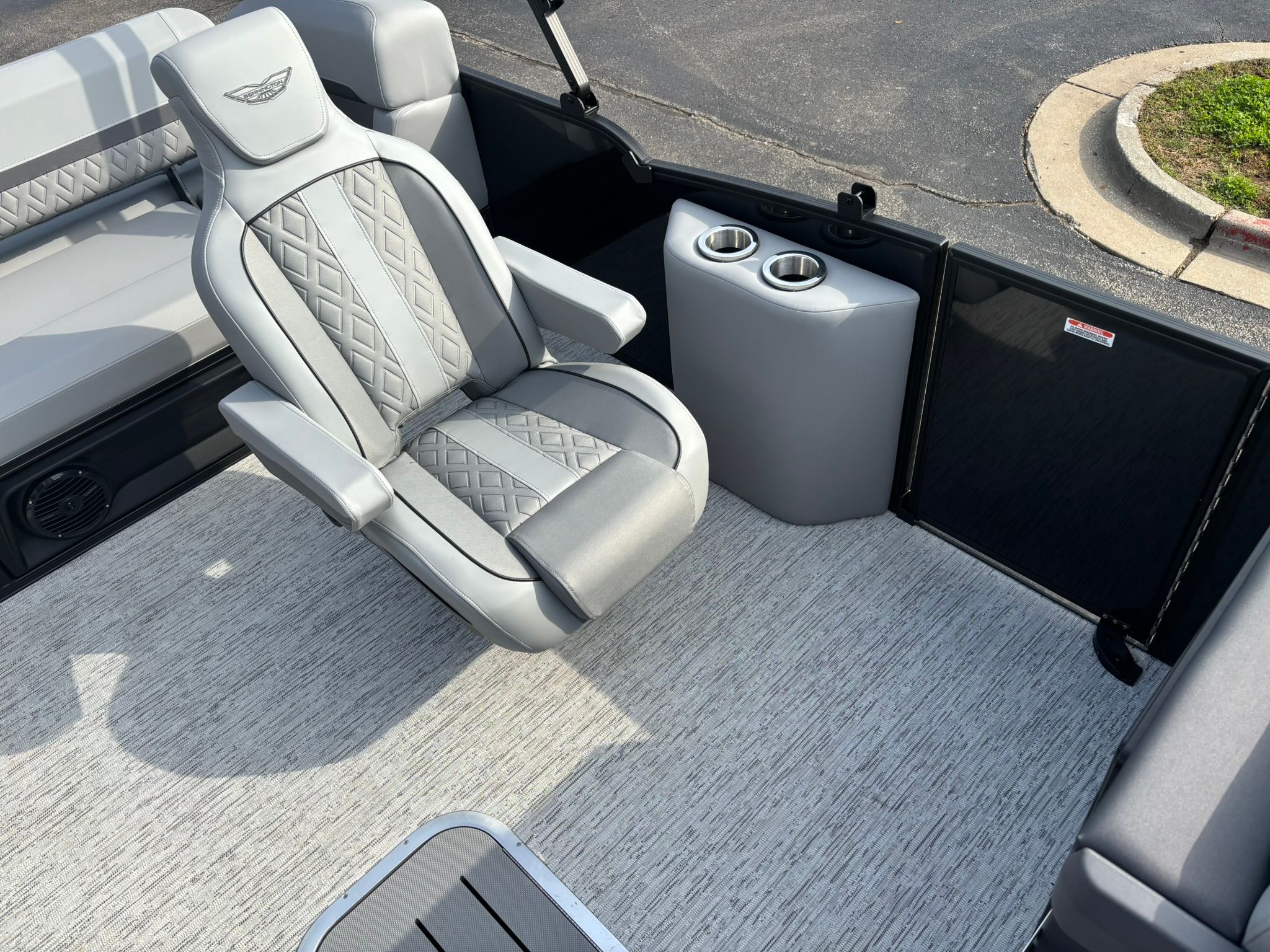 2026 Bennington 22 MSB Base - 25
