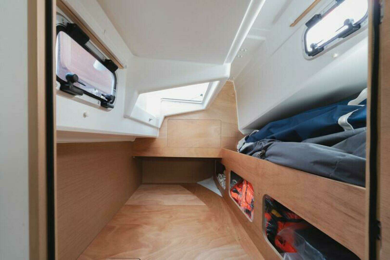 2027 Jeanneau Sun Odyssey 350 - Image 19