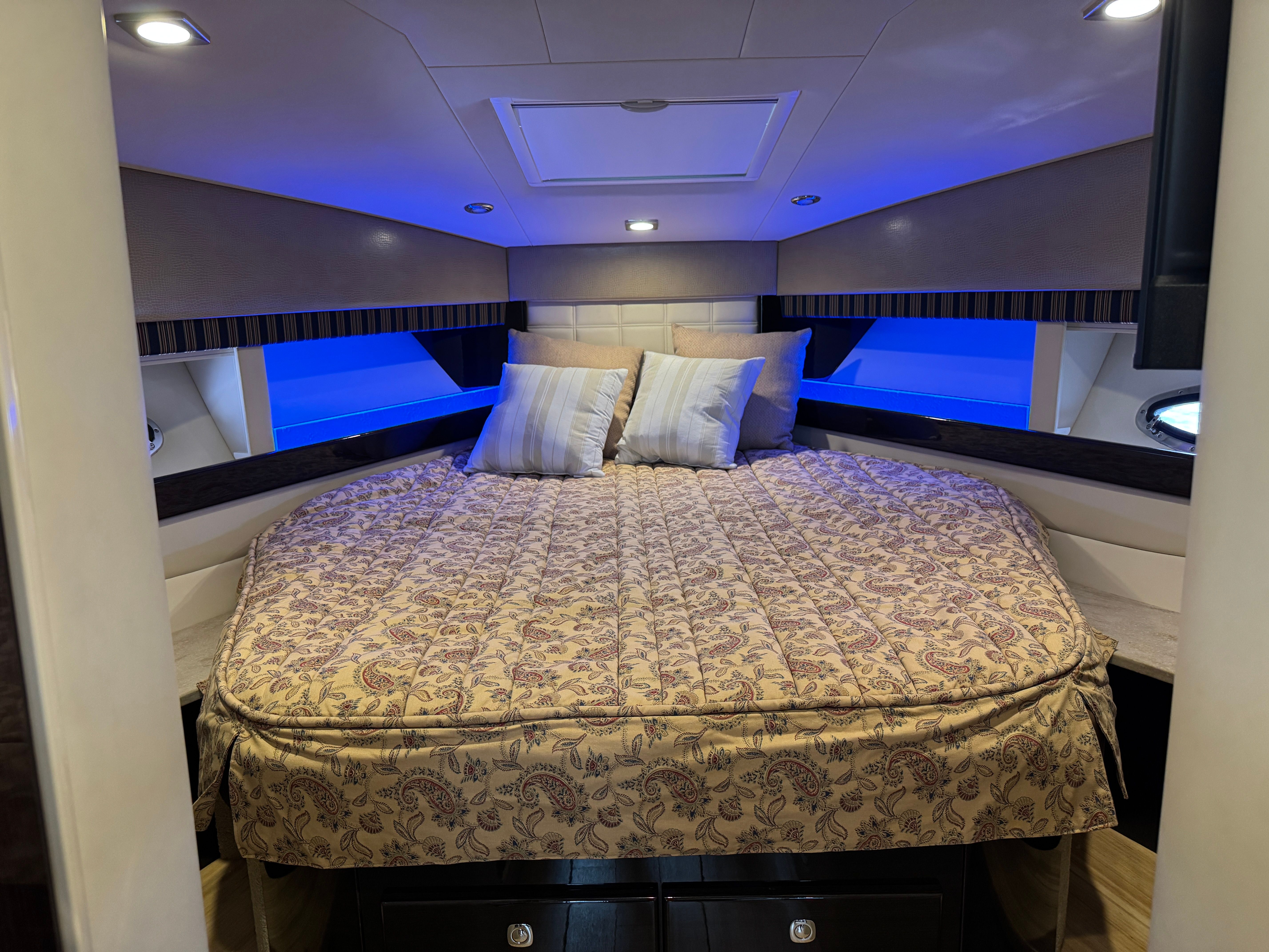 2015 Formula 45 Yacht - 31