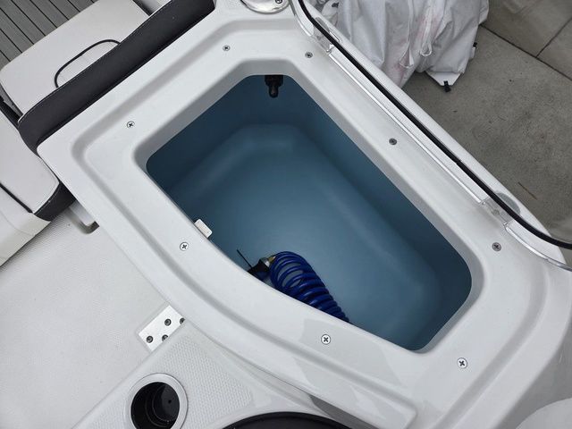 2026 Yamaha Boats 255 FSH Sport E - 11