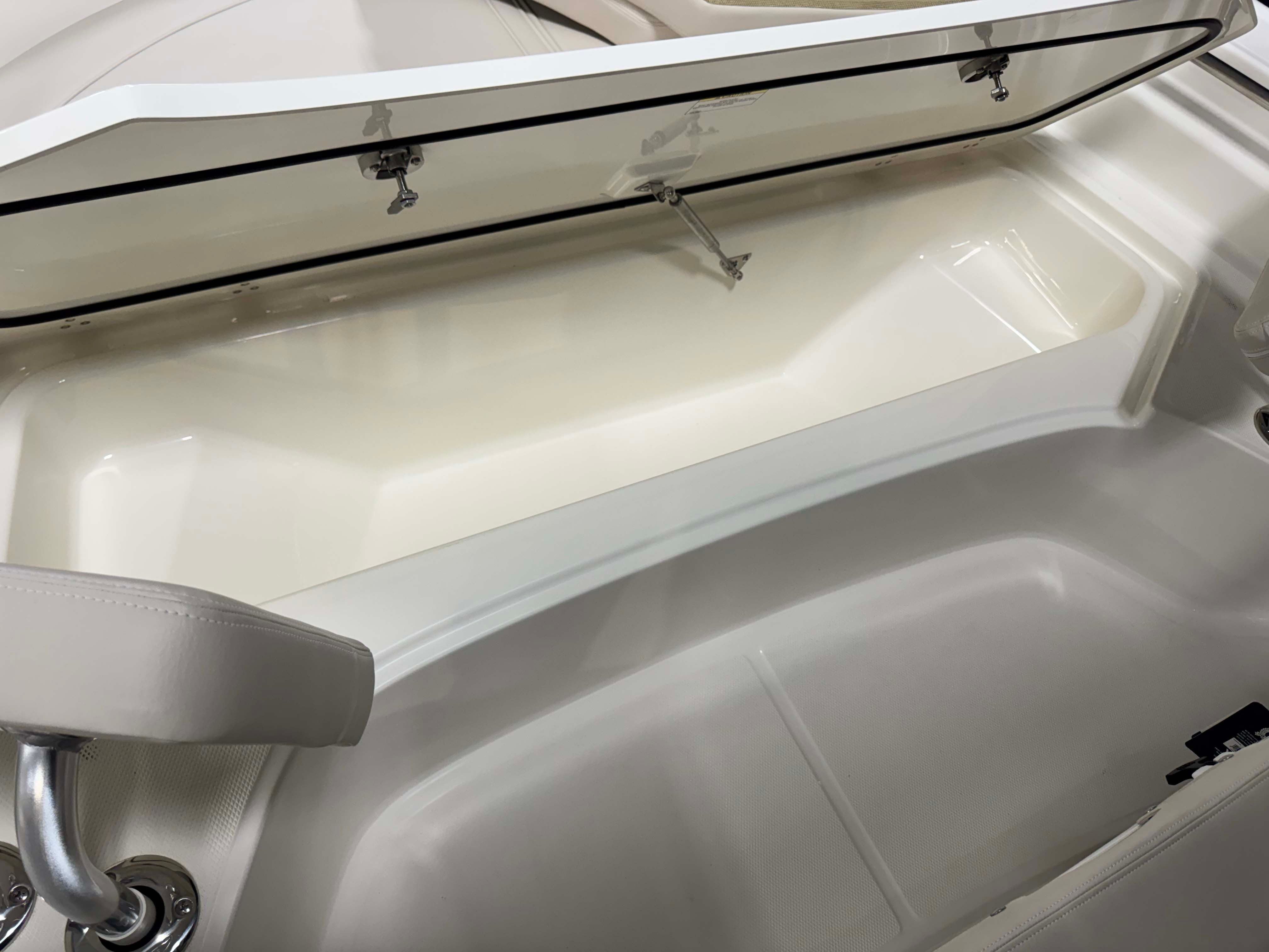 2026 Boston Whaler 210 Montauk - 46