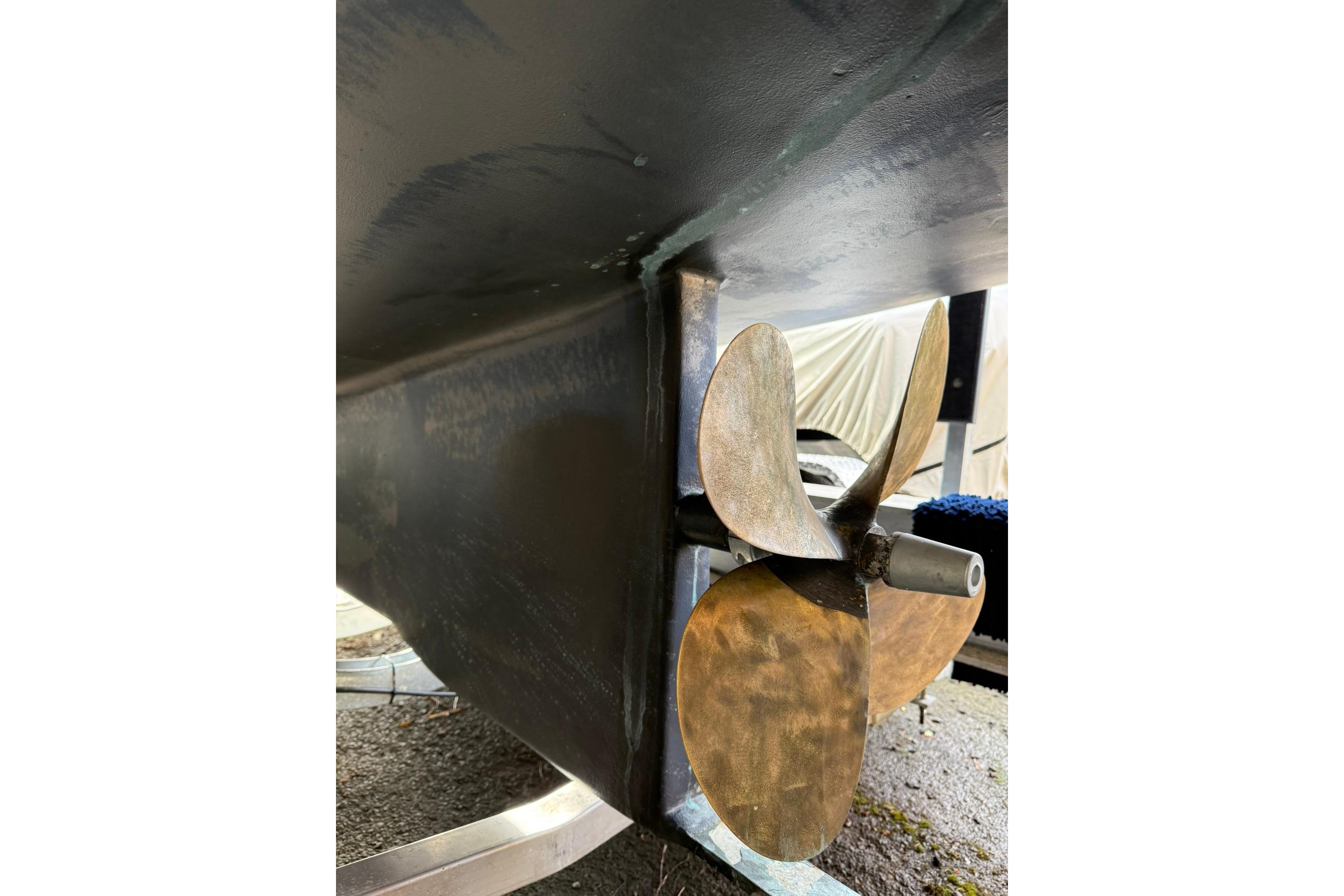 Propeller of 2020 SeaPiper 35 boat, close-up view.