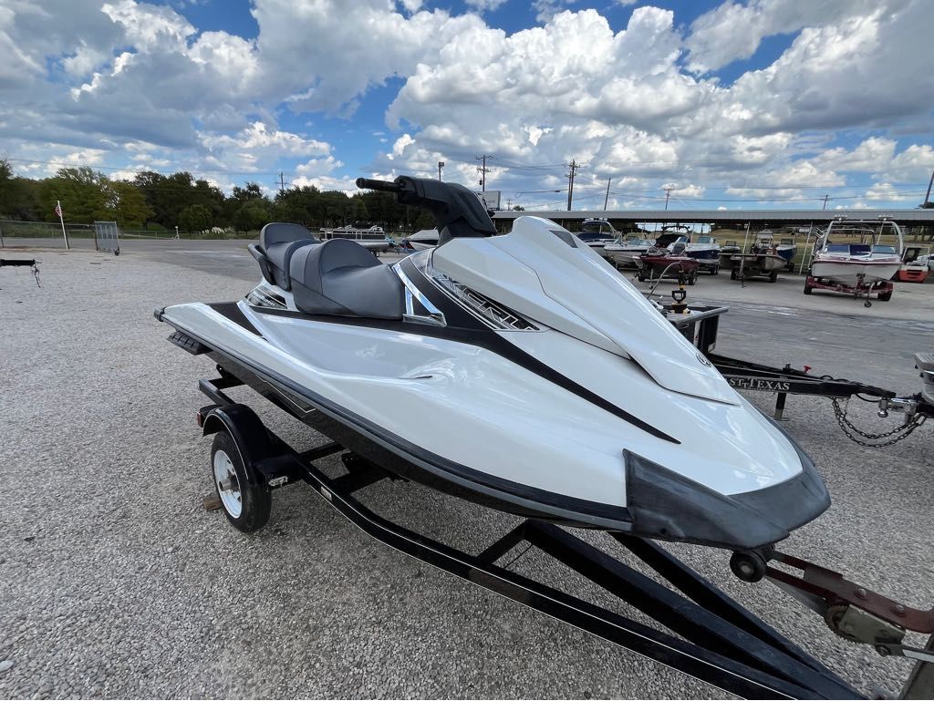 2016 Yamaha Boats VX Cruiser