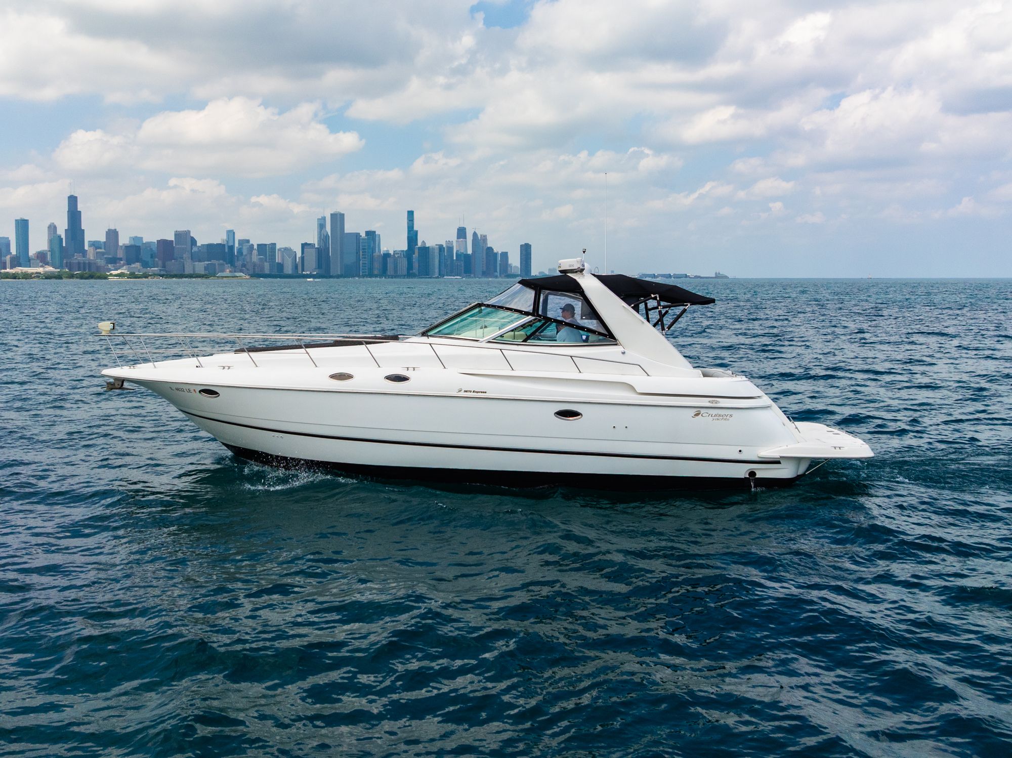 2000 Cruisers Yachts 3870 - 7