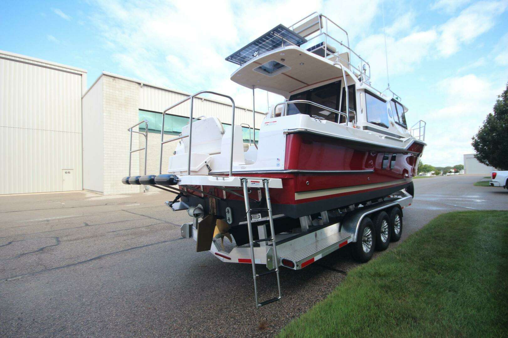 2025 Ranger Tugs R-29 Command Bridge Luxury Edition - Image 8