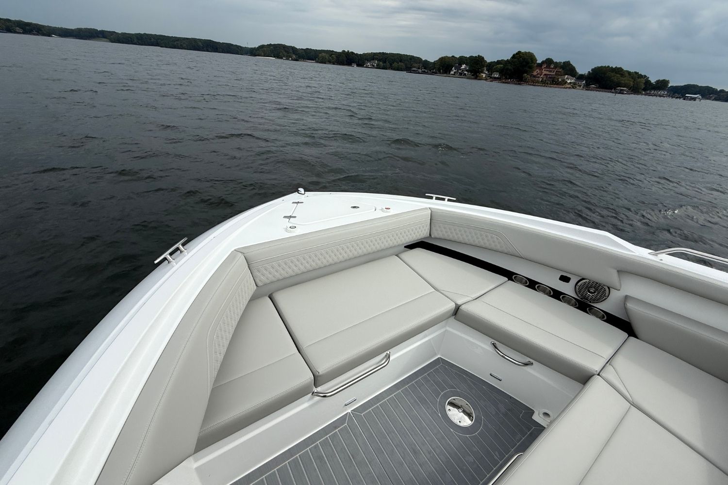 2026 Cruisers Yachts 38 GLS - 43