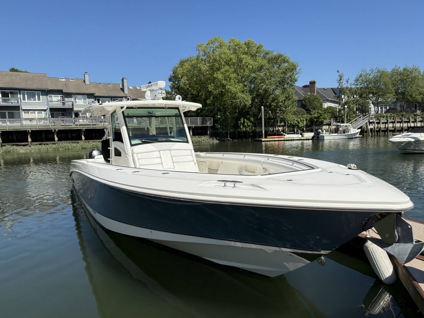 2016 Boston Whaler — - Image 29