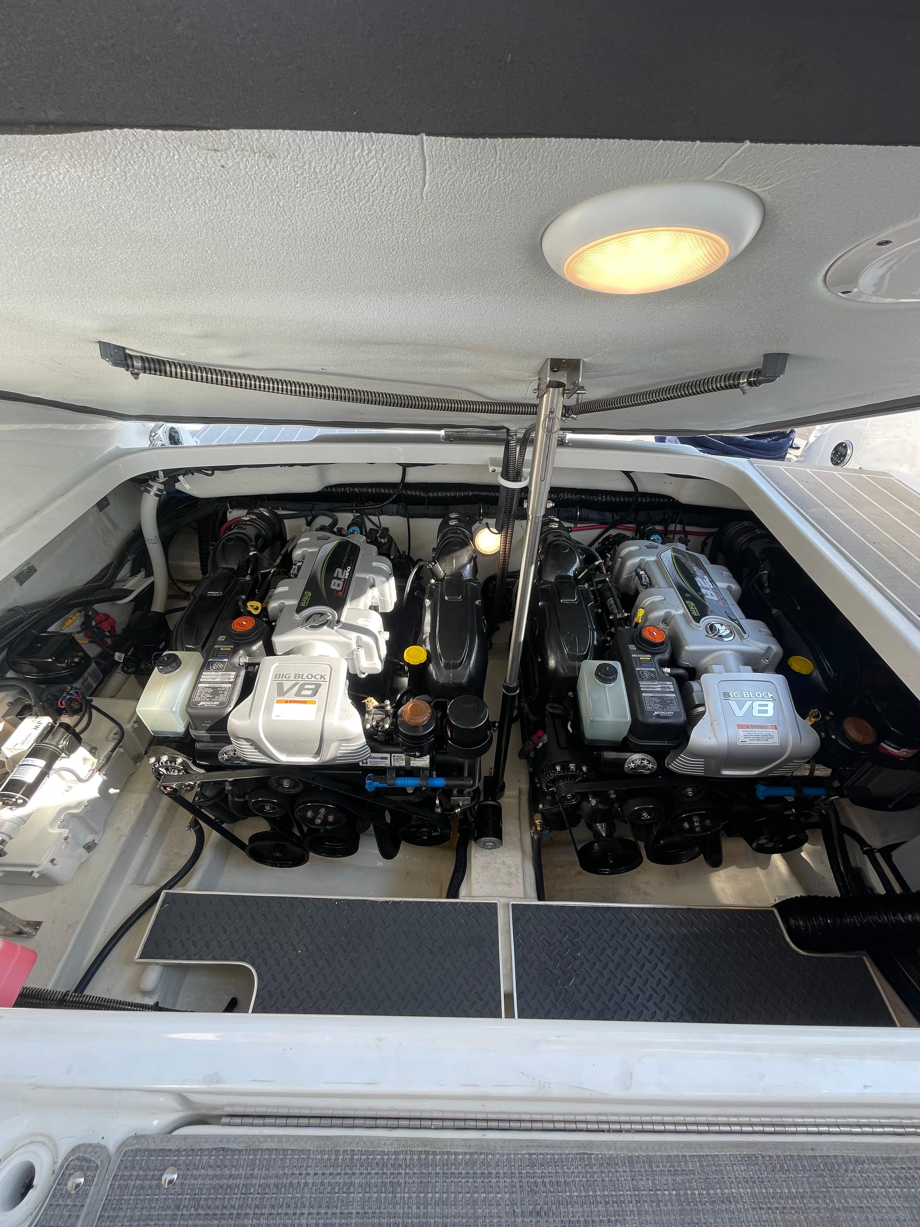 2019 Formula 350 Crossover Bowrider - 9