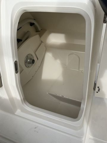 2024 Boston Whaler 210 Vantage - 19