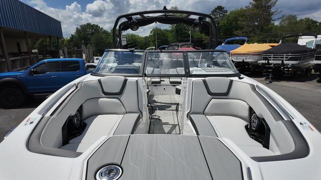 2024 Yamaha Boats 252XE - 11