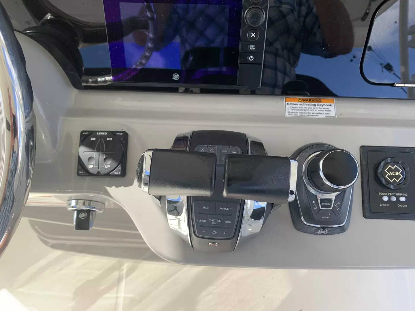 2017 Boston Whaler 420 Outrage - Image 11