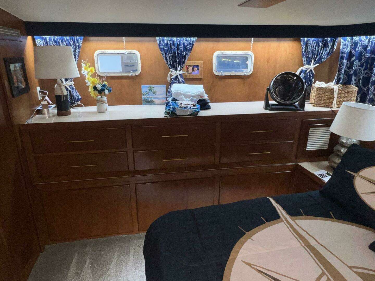1988 Hatteras Motor Yacht - Image 94