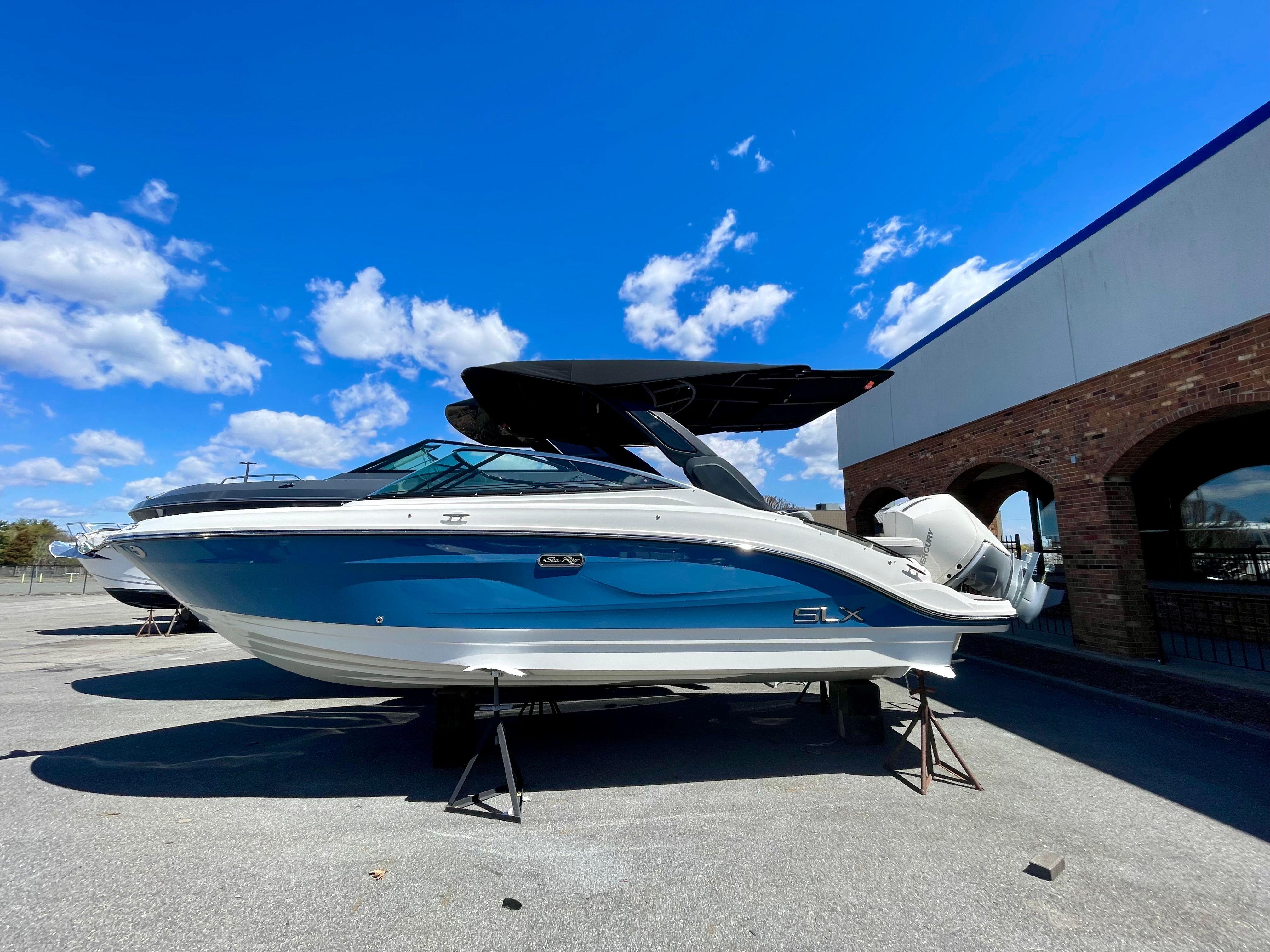 2026 Sea Ray SLX 260 Outboard