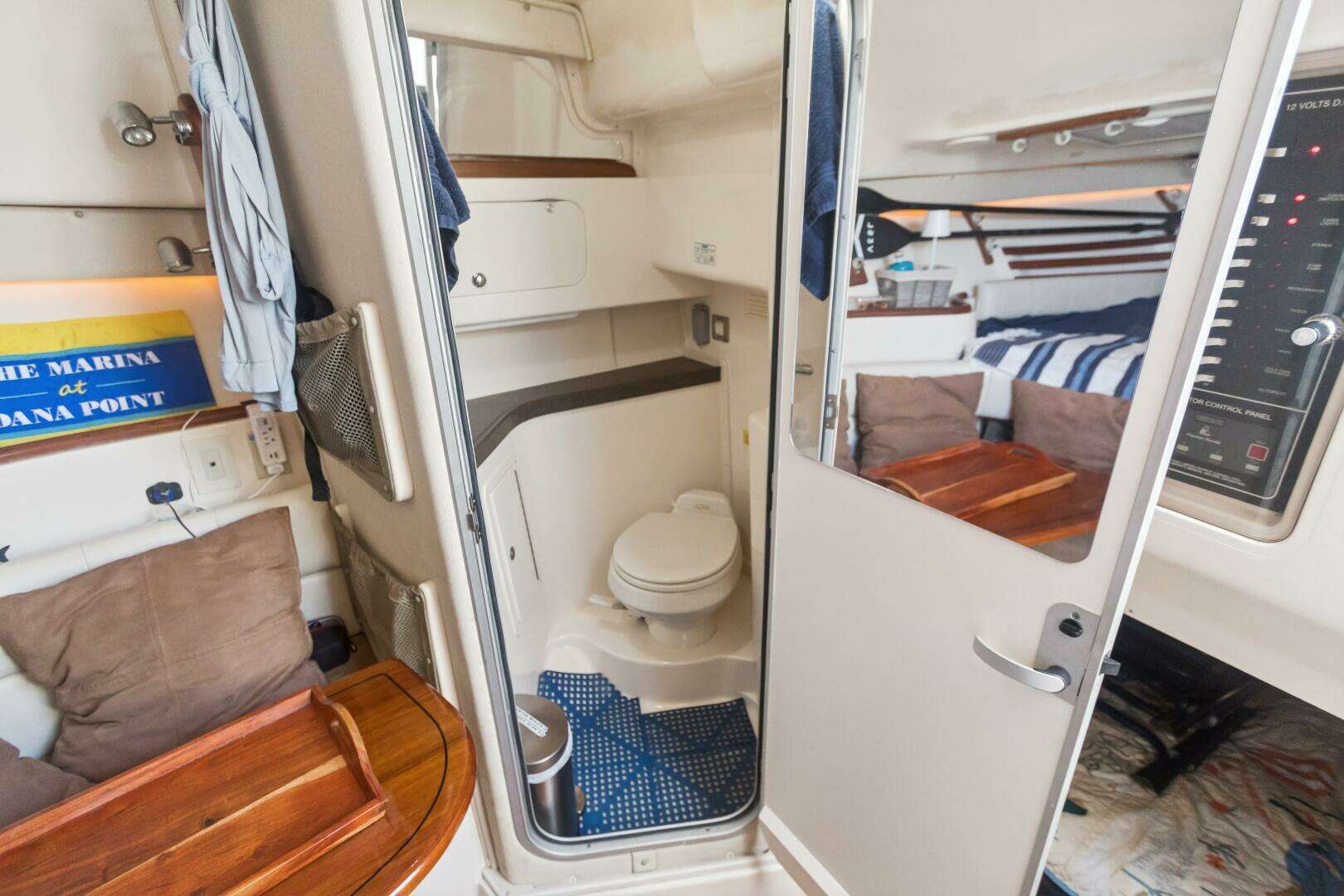 2006 Grady-White 330 Express - Image 8