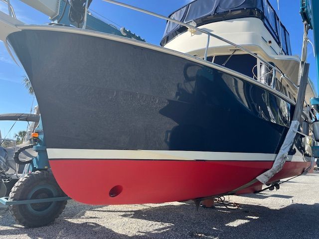 2005 Mainship 400 Trawler - 10
