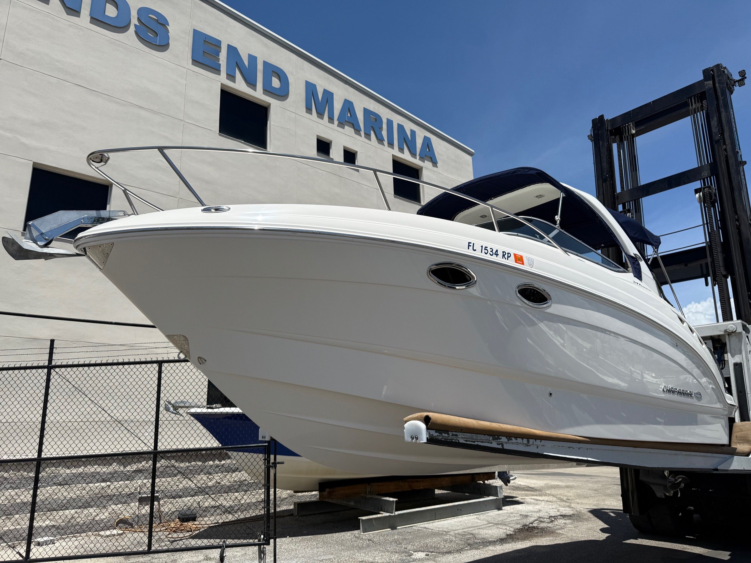 Chaparral 270 Signature 2018 at Ends End Marina.