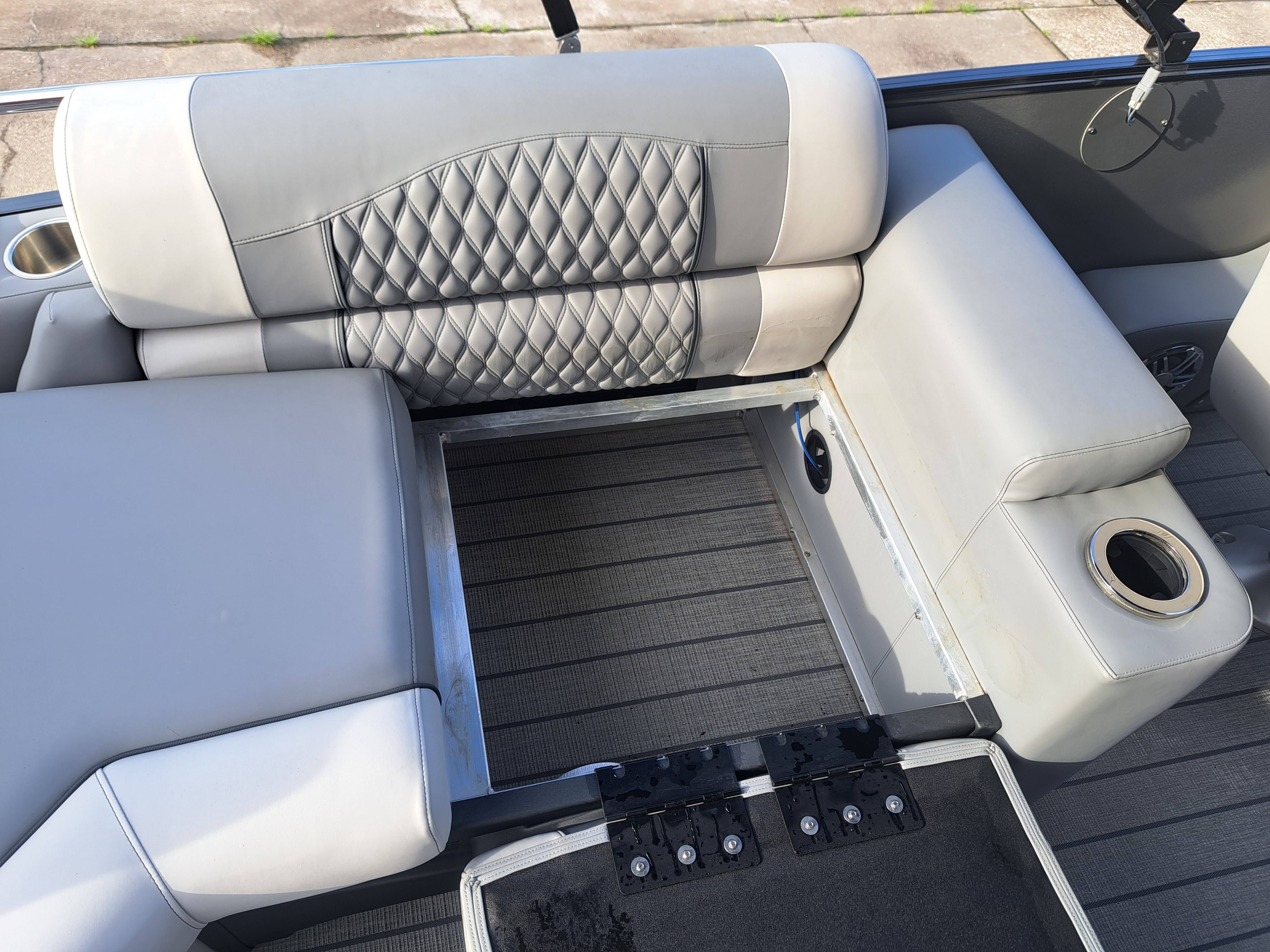 2025 Avalon Catalina Quad Lounge Shift - 23' - 32