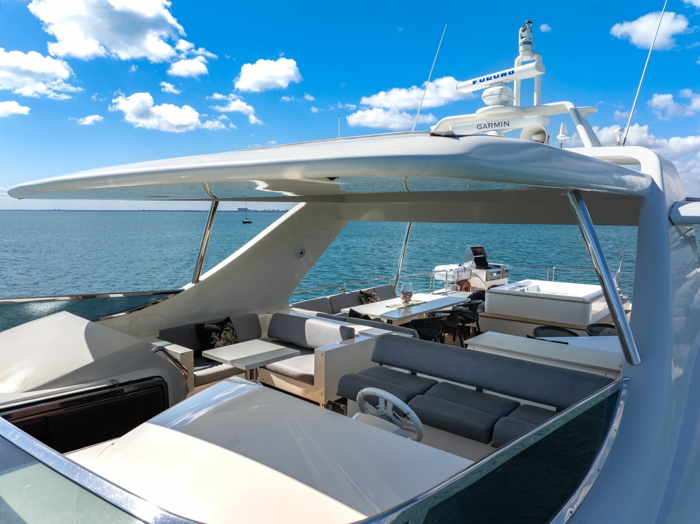 2005 Azimut 105 - Image 26