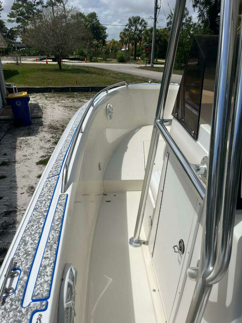 1998 Blue Fin 25 Center Console - Image 5