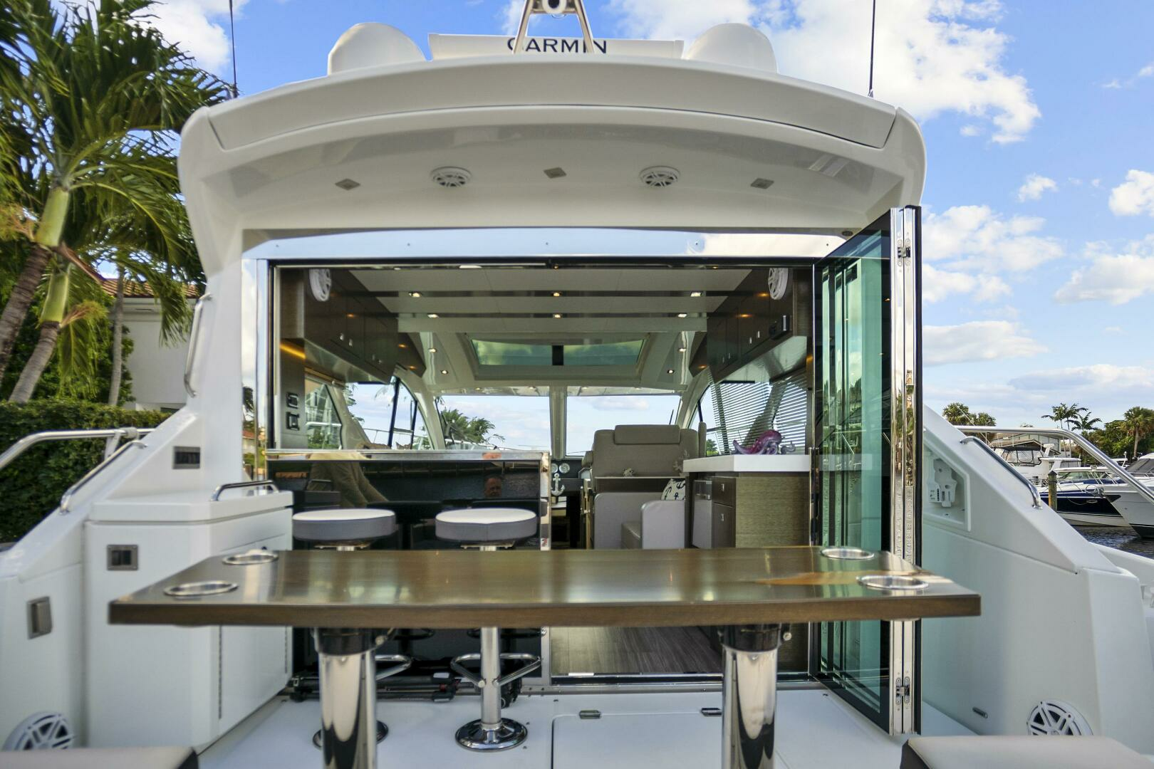 2019 Cruisers Yachts 54 Cantius - Image 9