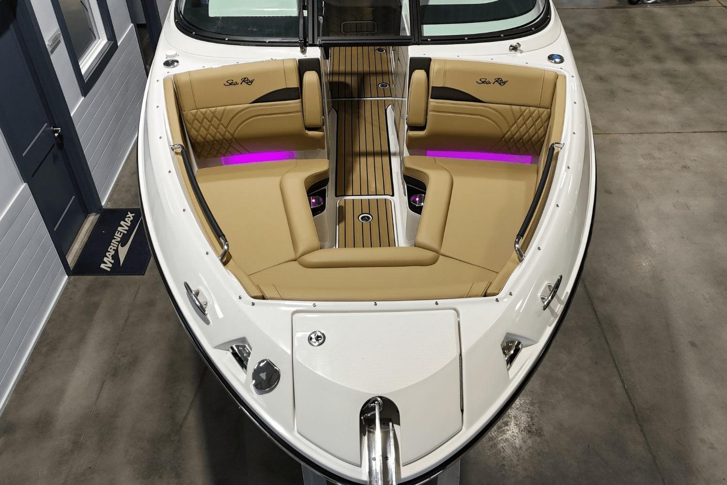 2026 Sea Ray SLX 260 - 26