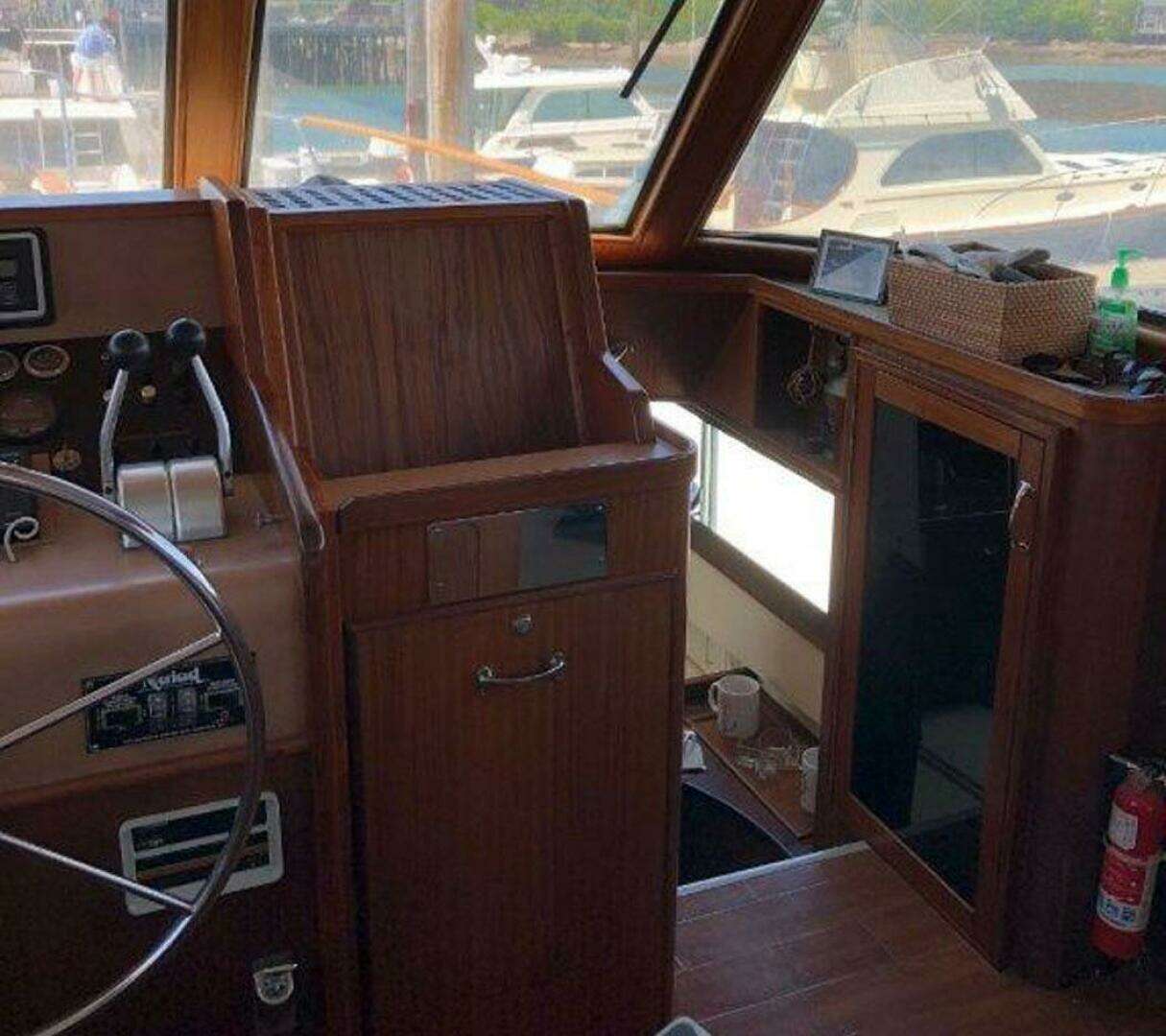 1987 Hatteras Flybridge - Image 13