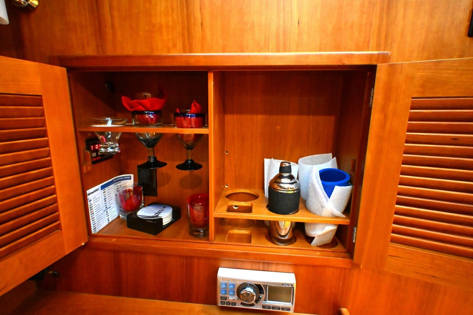 2006 Waterline 50 - Image 96