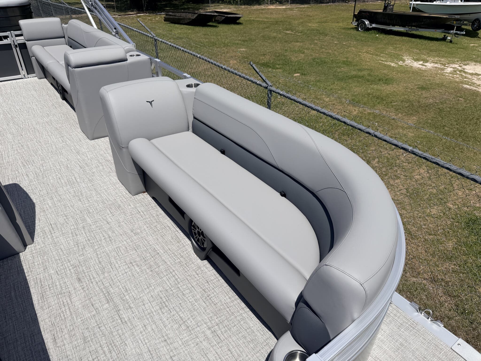 2026 Tahoe Pontoon Boats SLT 23 QUAD LOUNGER-140HP - 8